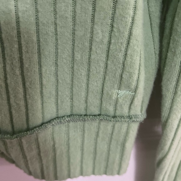 Urban Outfitters Out From Under BouncePlush Suki Ribbed Cardigan MED NEW - Picture 4 of 6